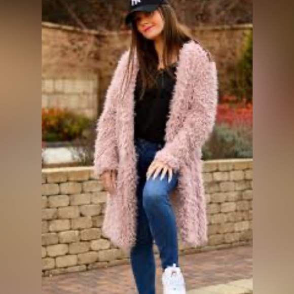 Blush Fuzzy Long Sleeve Coat size M - Picture 2 of 9